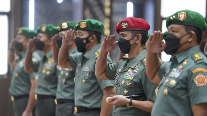 VIVA Militer: Danjen Kopassus Iwan Setiawan resmi naik pangkat Bintang Dua TNI