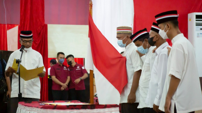 Proses cabut baiat massal mantan anggota jaringan Negara Islam Indonesia (NII).