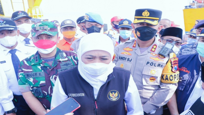 Gubernur Jawa Timur mengecek pemudik di pelabuhan Jangkar Situbondo 