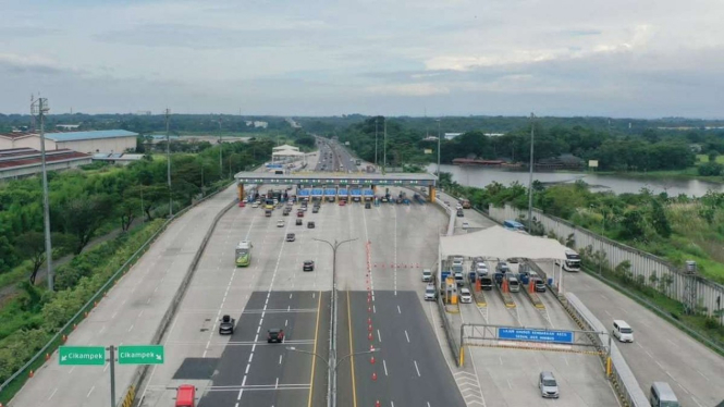 Jalan Tol Jakarta-Cikampek.