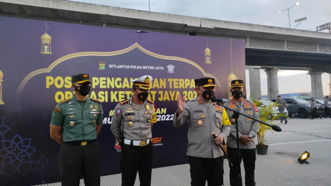 Kapolda Metro Jaya, Inspektur Jenderal Polisi Fadil Imran.