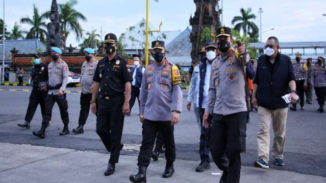 Kapolri Jenderal Listyo Sigit Prabowo meninjau Pelabuhan Gilimanuk