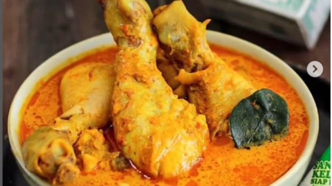 Gulai ayam Padang