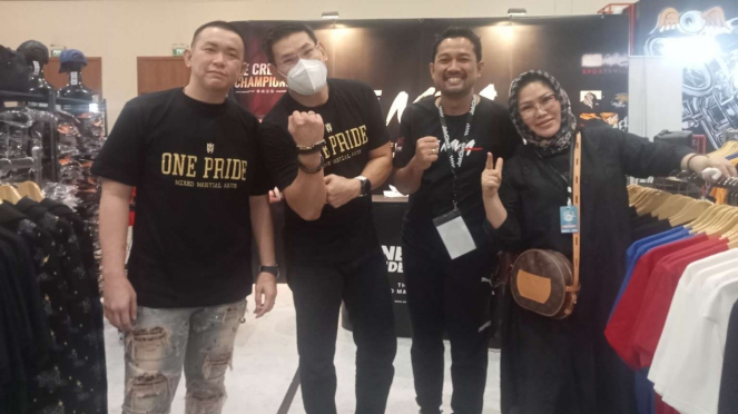Rudy Ahong Gunawan Bersama Tim One Pride Sportswear di JCC Senayan
