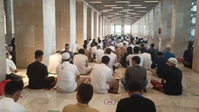 Salat Id di Masjid Istiqlal Jakarta pada Idul Fitri 2022