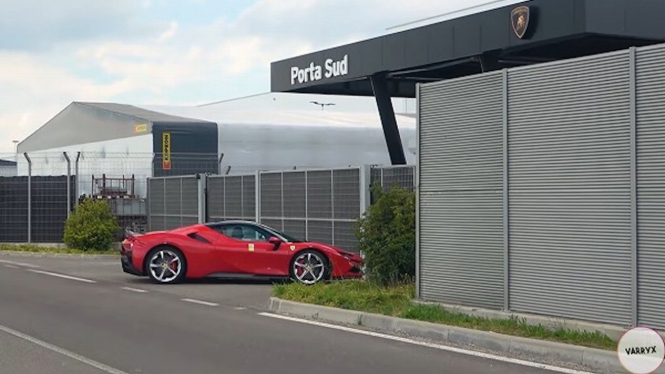Ferrari SF90 Stradale kepergok di markas Lamborghini.