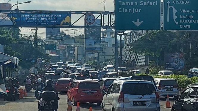 Kondisi lalu lintas di Puncak Bogor