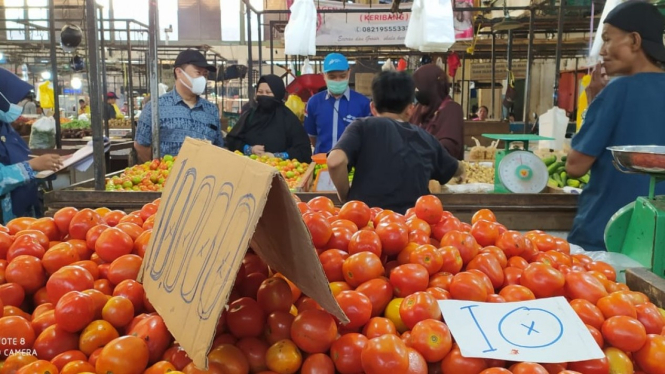 Kondisi Pasar Rakyat Menjelang Hari Raya Idul Fitri