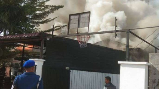 Pabrik roti di Padang, Sumbar terbakar 