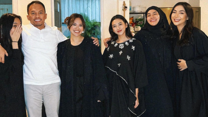 Keluarga Shafa Harris, Faisal Harris dan Sarita Abdul Mukti.