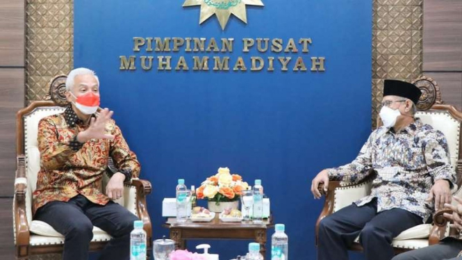 Gubernur Jateng Ganjar Pranowo menemui Ketua PP Muhammadiyah Haedar Nashir