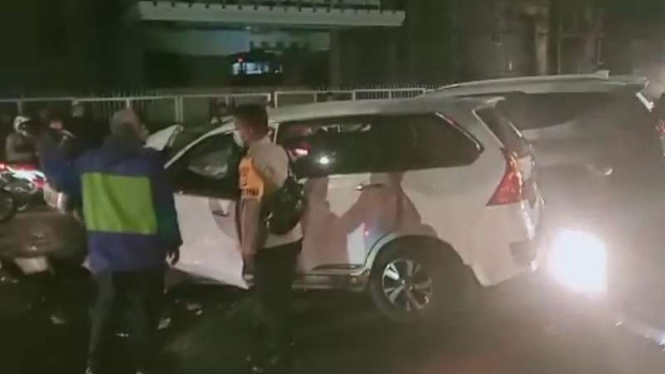 Kecelakaan libatkan Avanza di Jalur Puncak, Bogor