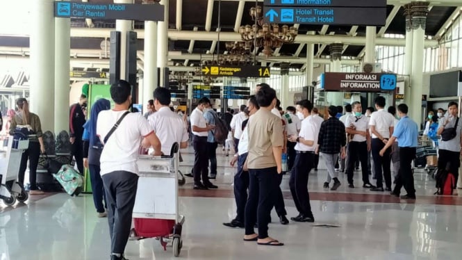 Suasana Bandara Soekarno Hatta, Minggu, 8 Mei 2022.