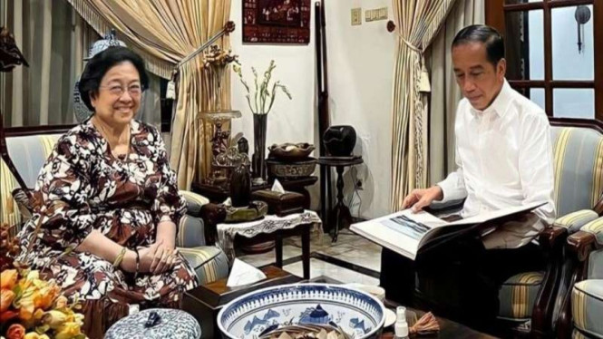 Presiden Jokowi saat silaturahmi dengan Ketum DPP PDIP Megawati Soekarnoputri