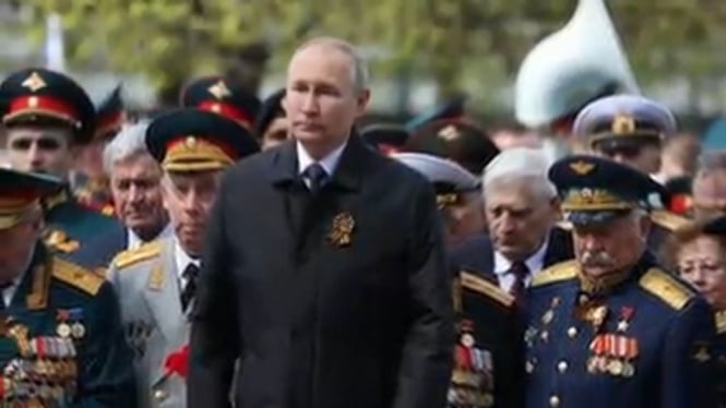 Presiden Rusia Vladimir Putin menghadiri peringatan Hari Kemenangan Rusia