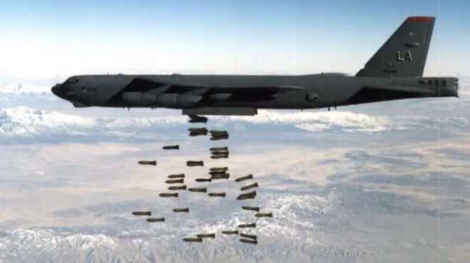 Militar Vía: Estados Unidos Bommer, B-52 Stratery