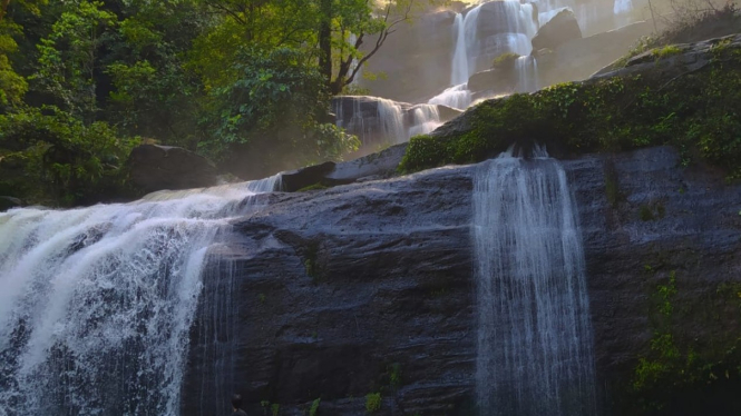 Air Terjun di Kawasan Hutan Kalimantan Barat