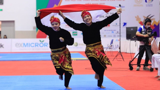 Ganda putri pencak silat Indonesia, Ririn Rinasih dan Riska Hermawan