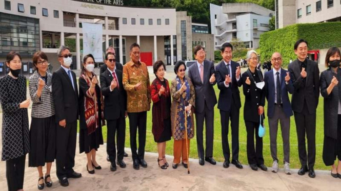 Megawati Soekarnoputri dan jajaran PDIP di Korea Selatan