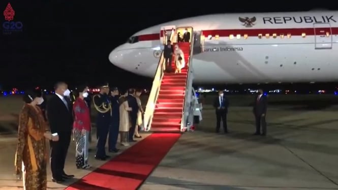 Presiden Jokowi dan Ibu Iriana tiba di Washington DC, Amerika Serikat, Rabu