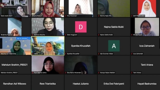 Tangkapan layar saat perkuliahan Sejarah Sastra Indonesia Modern secara daring