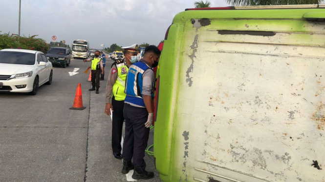 Kecelakaan Maut Bus Pariwisata di Tol Surabaya-Mojokerto KM 712