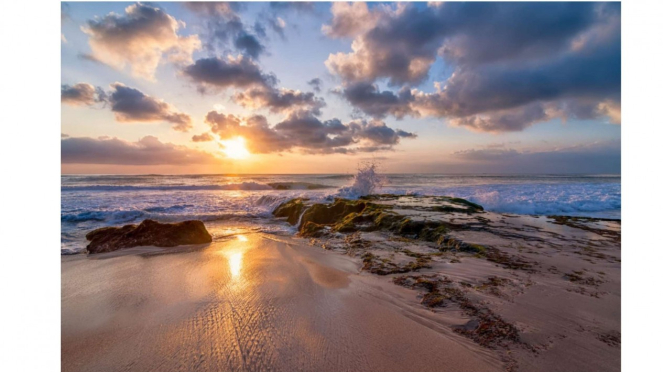 Sunset Pantai Dreamland, Bali   