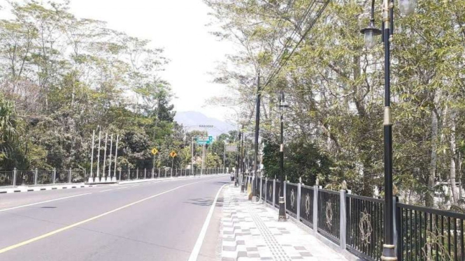 Peningkatan jalan di kawasan DPSP Borobudur.