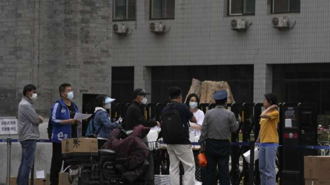 Aktivitas di Universitas Peking, China saat dilakukan kebijakan pengetatan COVID