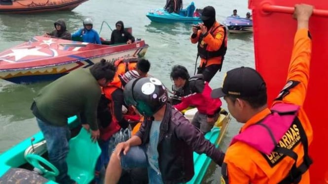Tim SAR Gabungan Tarakan berhasil menemukan dua korban tabrakan speed boat di pelabuhan Tengkayu, Tarakan, Kalimantan Utara, Rabu, 16 Mei 2022.