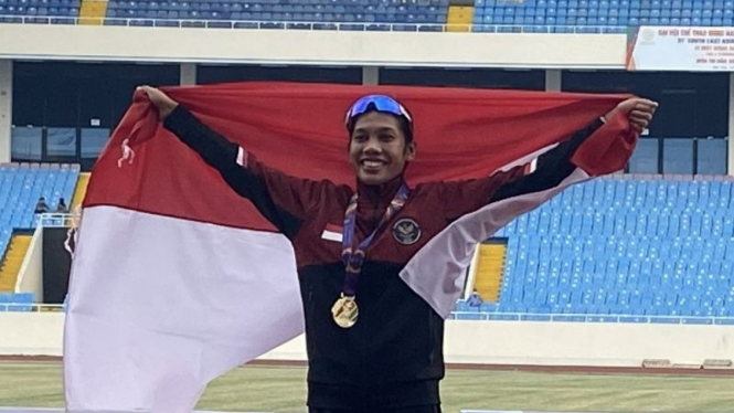 Pelari Indonesia Odekta Elvina Naibaho berhasil menyabet emas marathon putri SEA