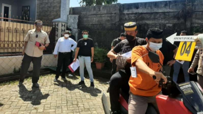 Rekonstruksi Pembunuhan petugas Dishub Makassar