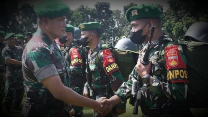 VIVA Militer: Mayjen TNI Widi dan prajurit Yonif 405/Surya Kusuma