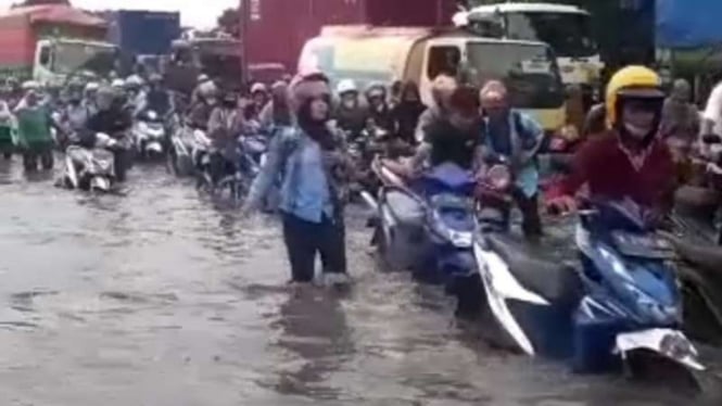 Banjir rob di Semarang