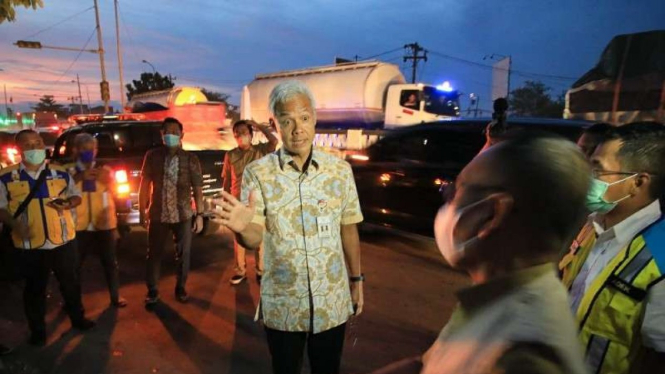 Ganjar Pranowo datangi lokasi banjir Rob di Semarang