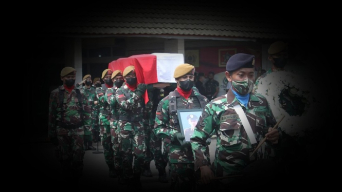 VIVA Militer: Prosesi pemakaman Sertu Anjar.