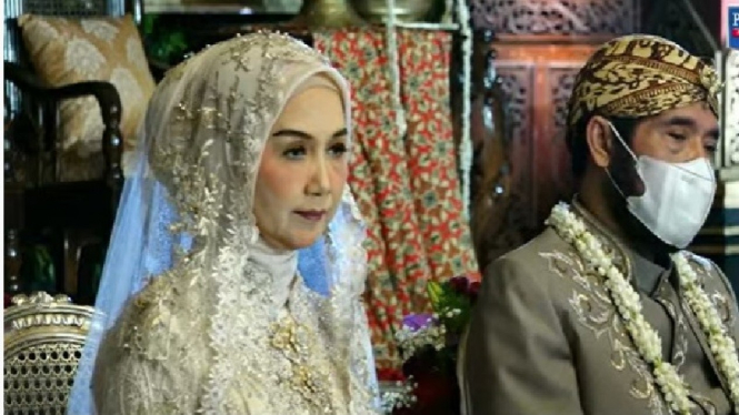 Pernikahan adik Jokowi dengan Ketua MK