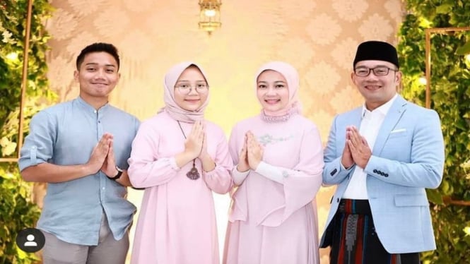 Ridwan Kamil bersama istri dan anaknya