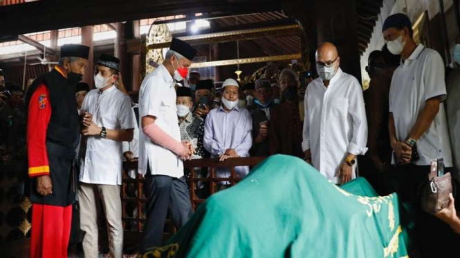 Gubernur Jawa Tengah Ganjar Pranowo melayat jenazah Buya Syafii Maarif