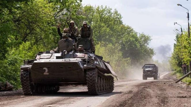 VIVA Militer: Kendaraan tempur militer Rusia di Ukraina
