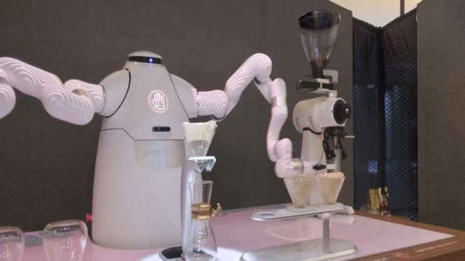 Robot menjadi barista kopi