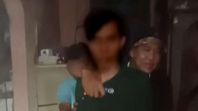 Tersangka penusukan ibu dan bayi ditangkap petugas Polres Kendal.