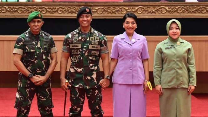 VIVA Militer: Brigjen TNI Antoninho Ragel Da Silva bersama Panglima TNI