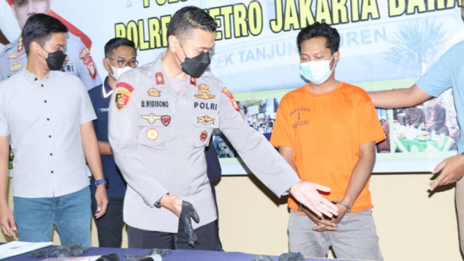 Pelaku Penganiayaan Pada Anak Kandung di Tanjung Duren Jakarta Barat