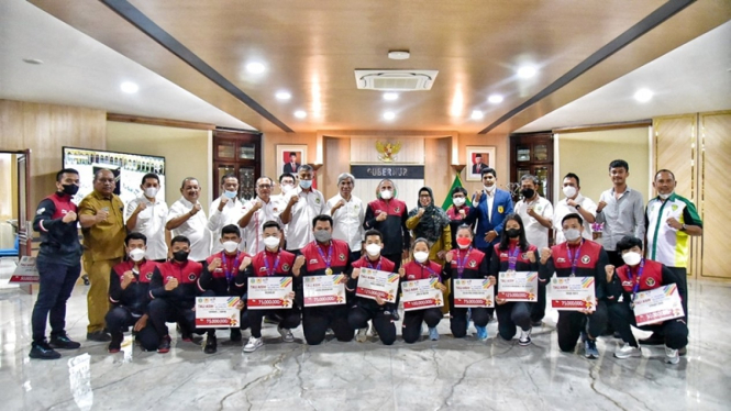Gubernur Sumatera Utara, Edy Rahmayadi berikan bonus kepada atlet