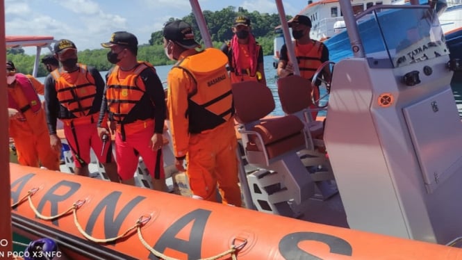 Tim SAR gabungan mencari kapal turis mati mesin di perairan Mentawai