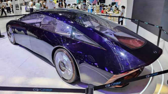 Mobil sedan di pameran otomotif Cina