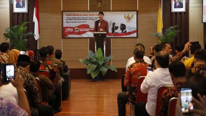 Ganjar Pranowo menemui kepala desa (kades) se-Jawa Tengah