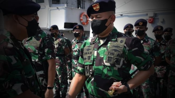 VIVA Militer: Serah terima jabatan Komandan KRI Sultan Nuku-373.