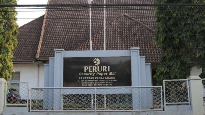 PT Kertas Padalarang, pabrik dokumen milik PERURI.